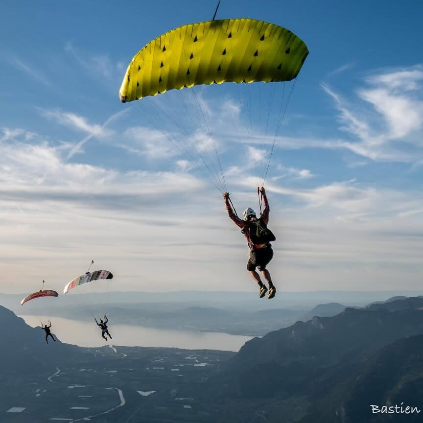 cropped-What-a-weekend-we-had-@skydiveflyingdevil-The-introduction-to-flocking-with-@max_manow-was-inc-2.jpg