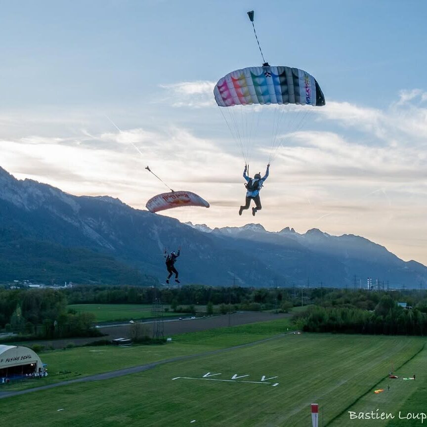 cropped-cropped-What-a-weekend-we-had-@skydiveflyingdevil-The-introduction-to-flocking-with-@max_manow-was-inc-3.jpg